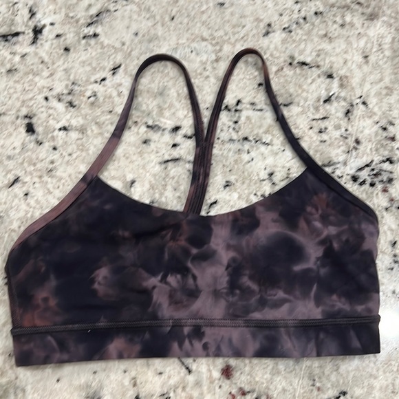 lululemon athletica Other - Lululemon flow Y bra size 8